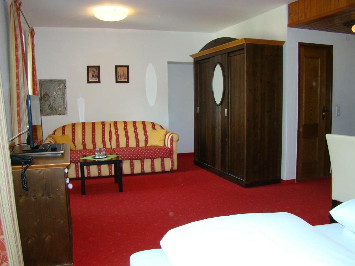 Hotel Neuwirt Mauterndorf  Buitenkant foto